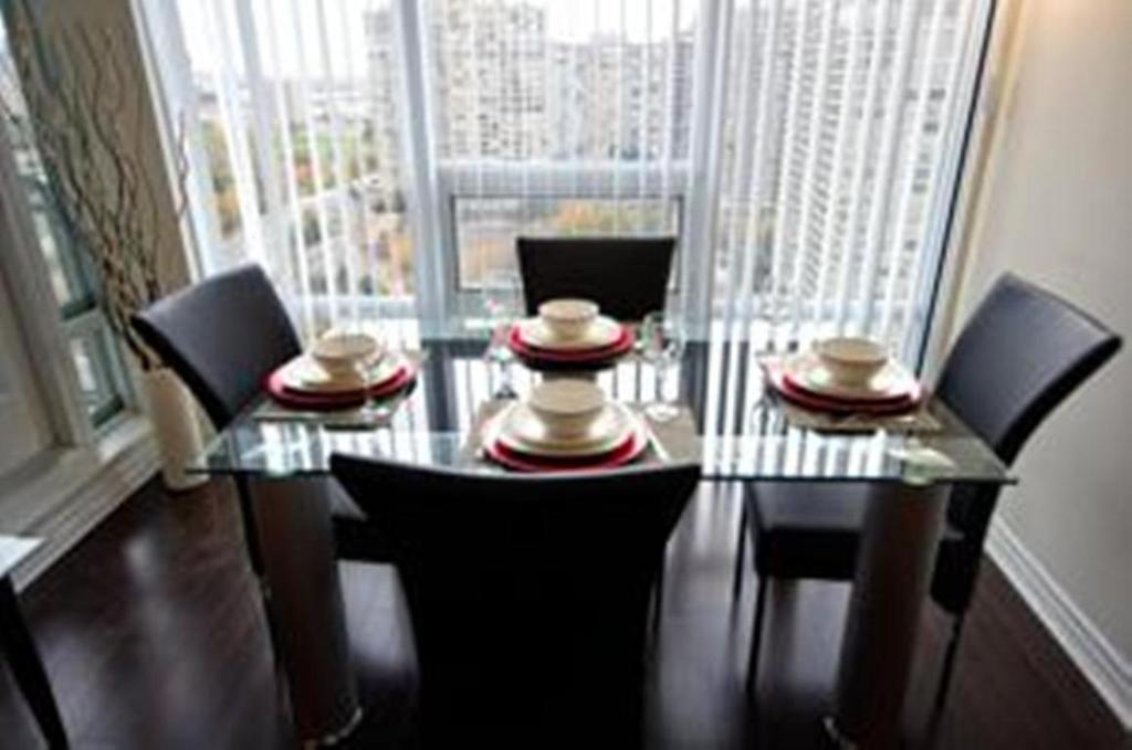 Urban Furnished Suites - Μισισάουγκα Εξωτερικό φωτογραφία