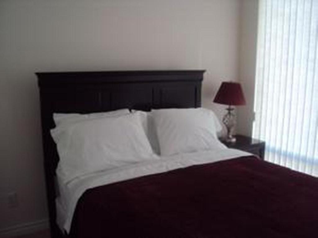 Urban Furnished Suites - Μισισάουγκα Δωμάτιο φωτογραφία